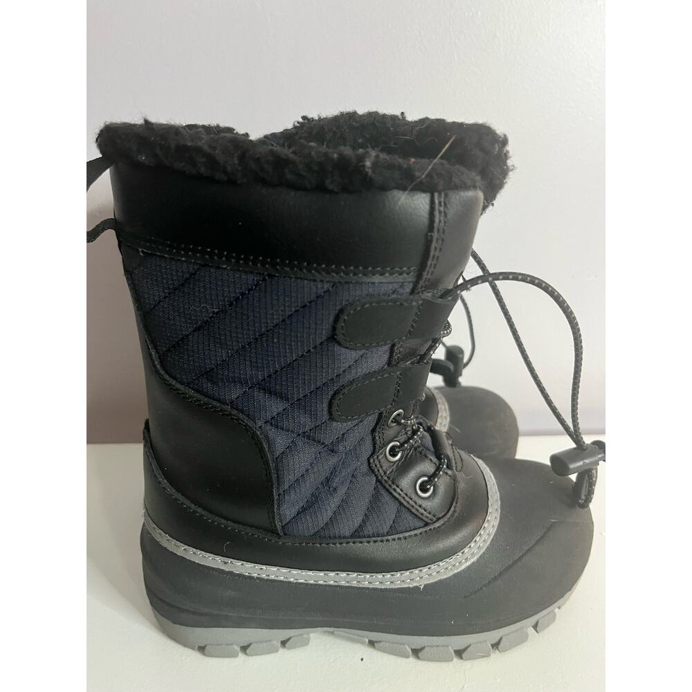 All in Motion Blue and Black Kids Lined Winter
boots sz 13 EUC